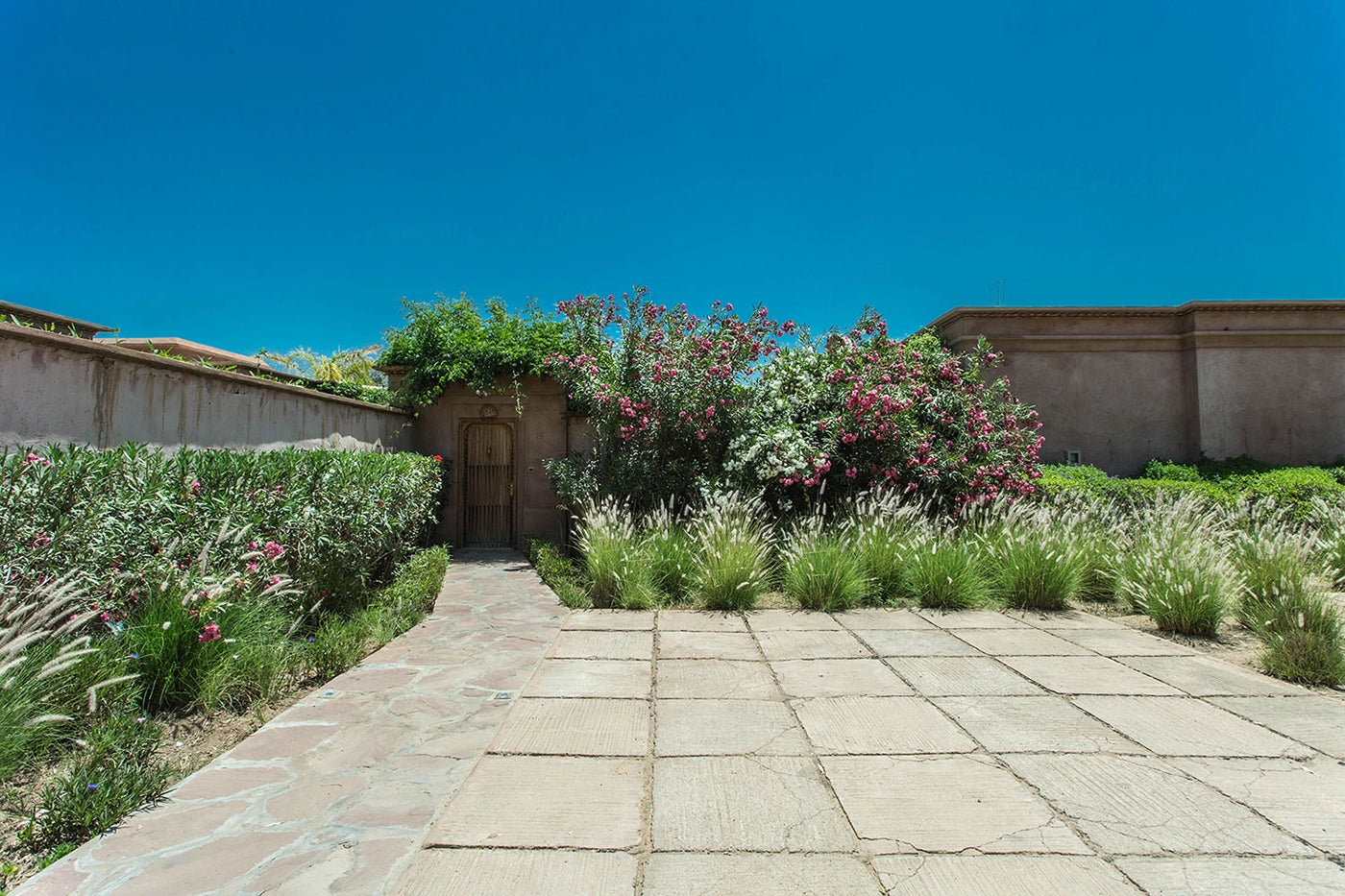 Villa Akhdar 18 – 3BR Palm Oasis with Heated Pool & Shared Domain Amenities