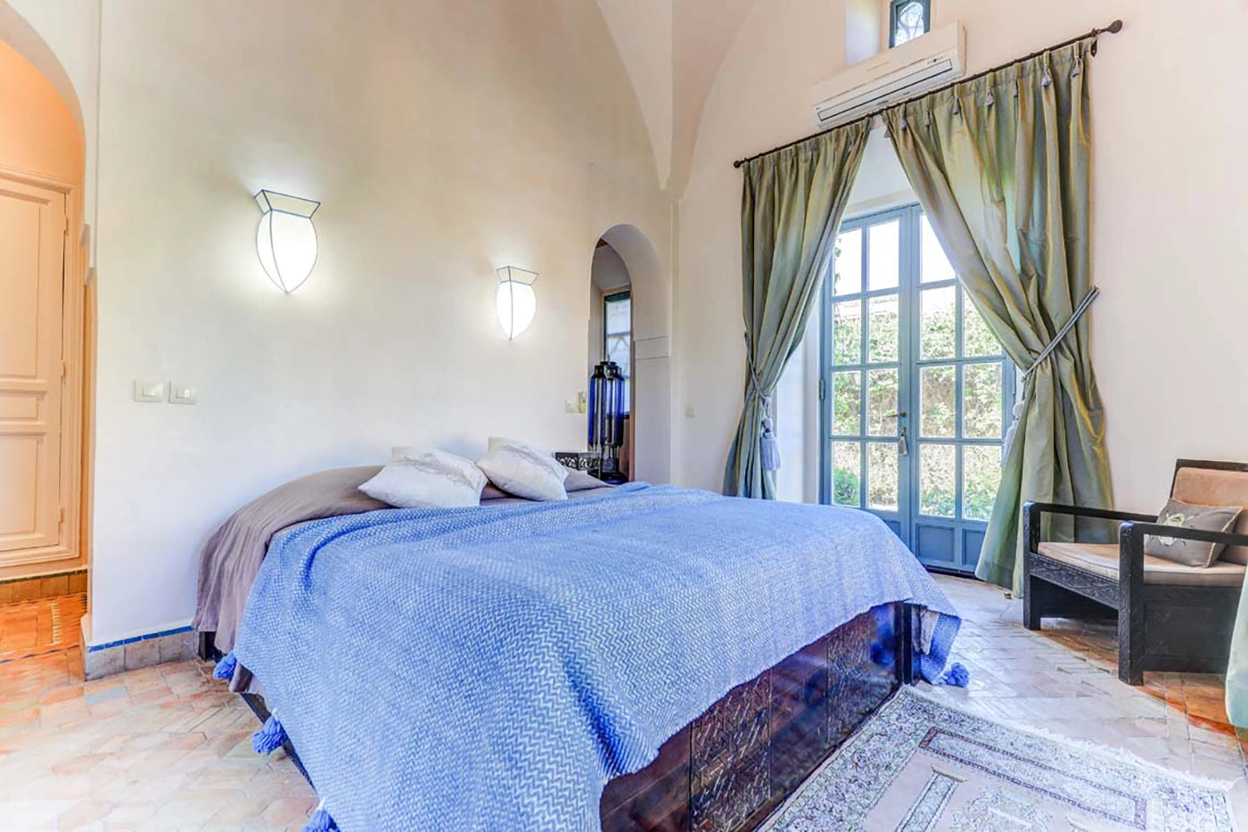 Villa Akhdar 18 – 3BR Palm Oasis with Heated Pool & Shared Domain Amenities