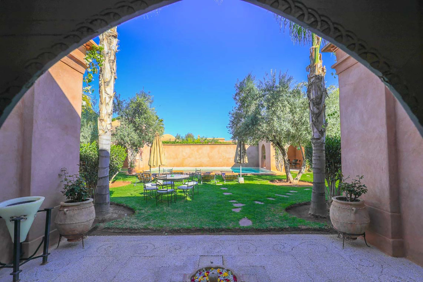 Villa Akhdar 18 – 3BR Palm Oasis with Heated Pool & Shared Domain Amenities