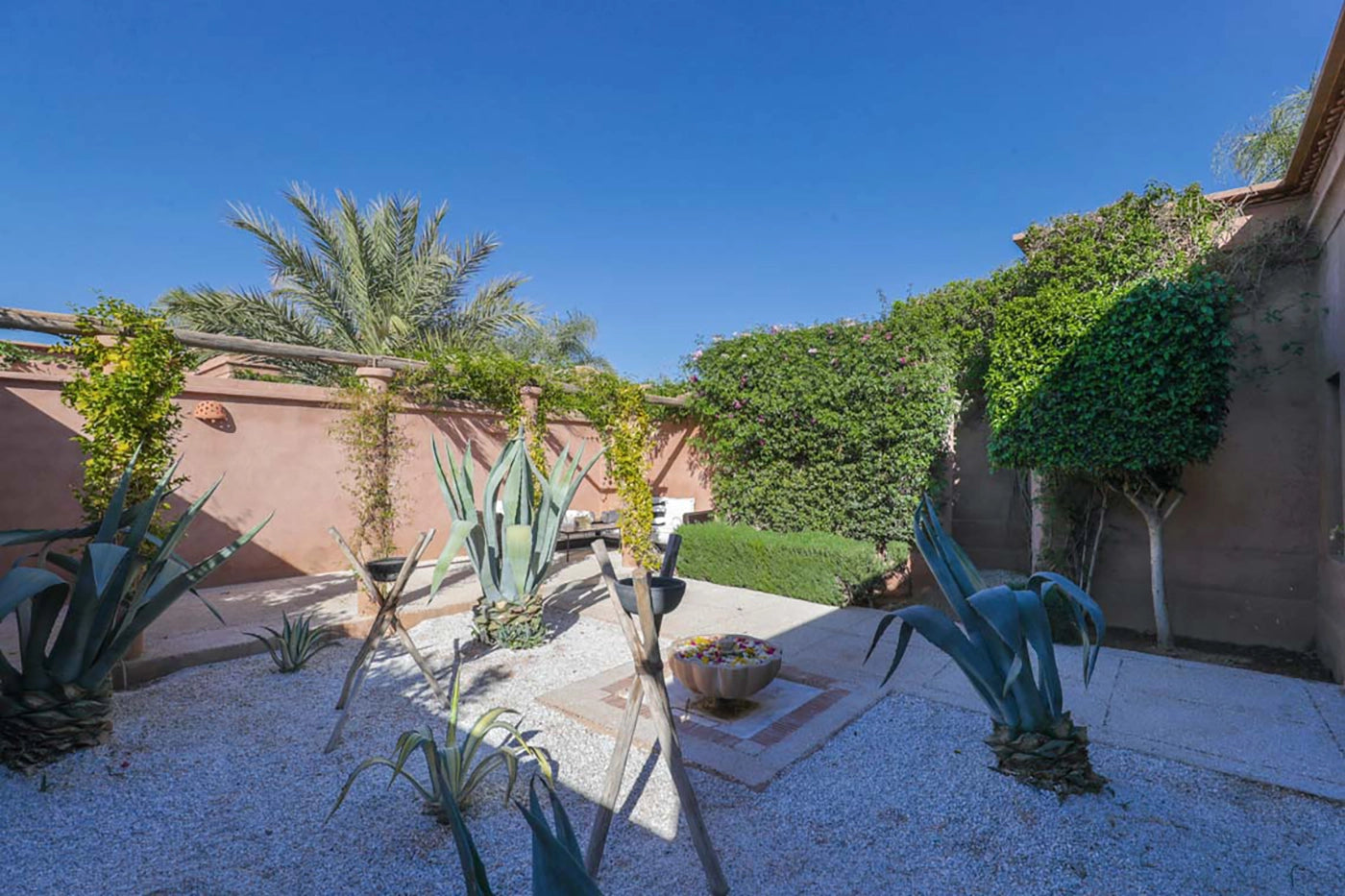 Villa Akhdar 18 – 3BR Palm Oasis with Heated Pool & Shared Domain Amenities