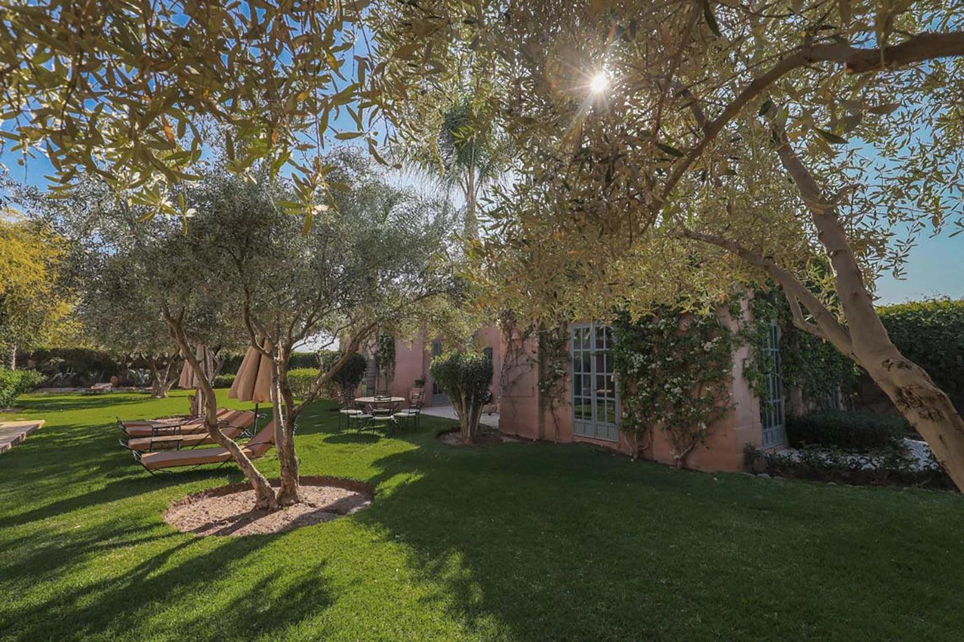 Villa Akhdar 18 – 3BR Palm Oasis with Heated Pool & Shared Domain Amenities