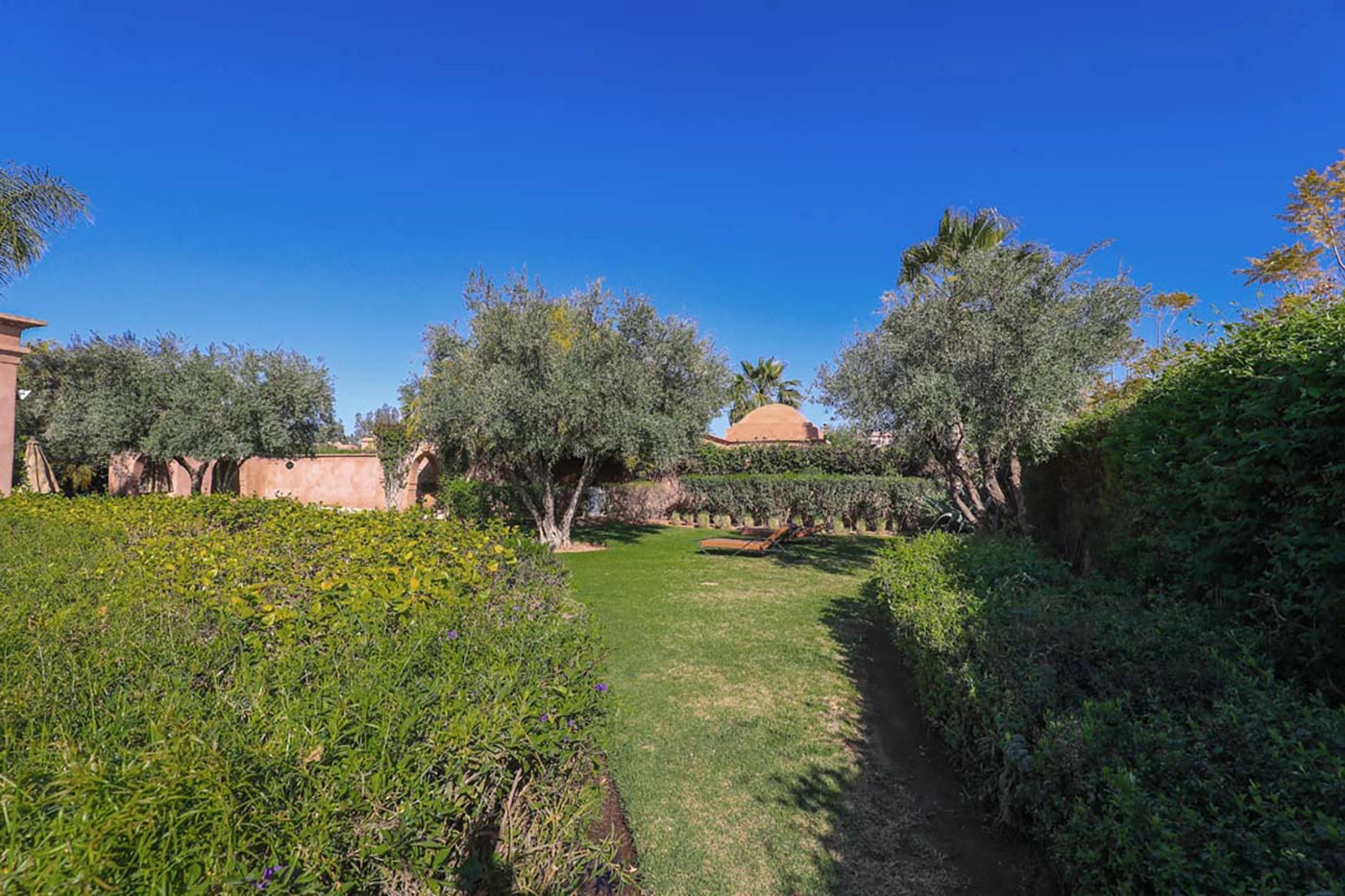 Villa Akhdar 18 – 3BR Palm Oasis with Heated Pool & Shared Domain Amenities