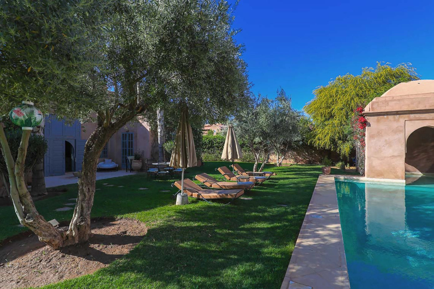 Villa Akhdar 18 – 3BR Palm Oasis with Heated Pool & Shared Domain Amenities