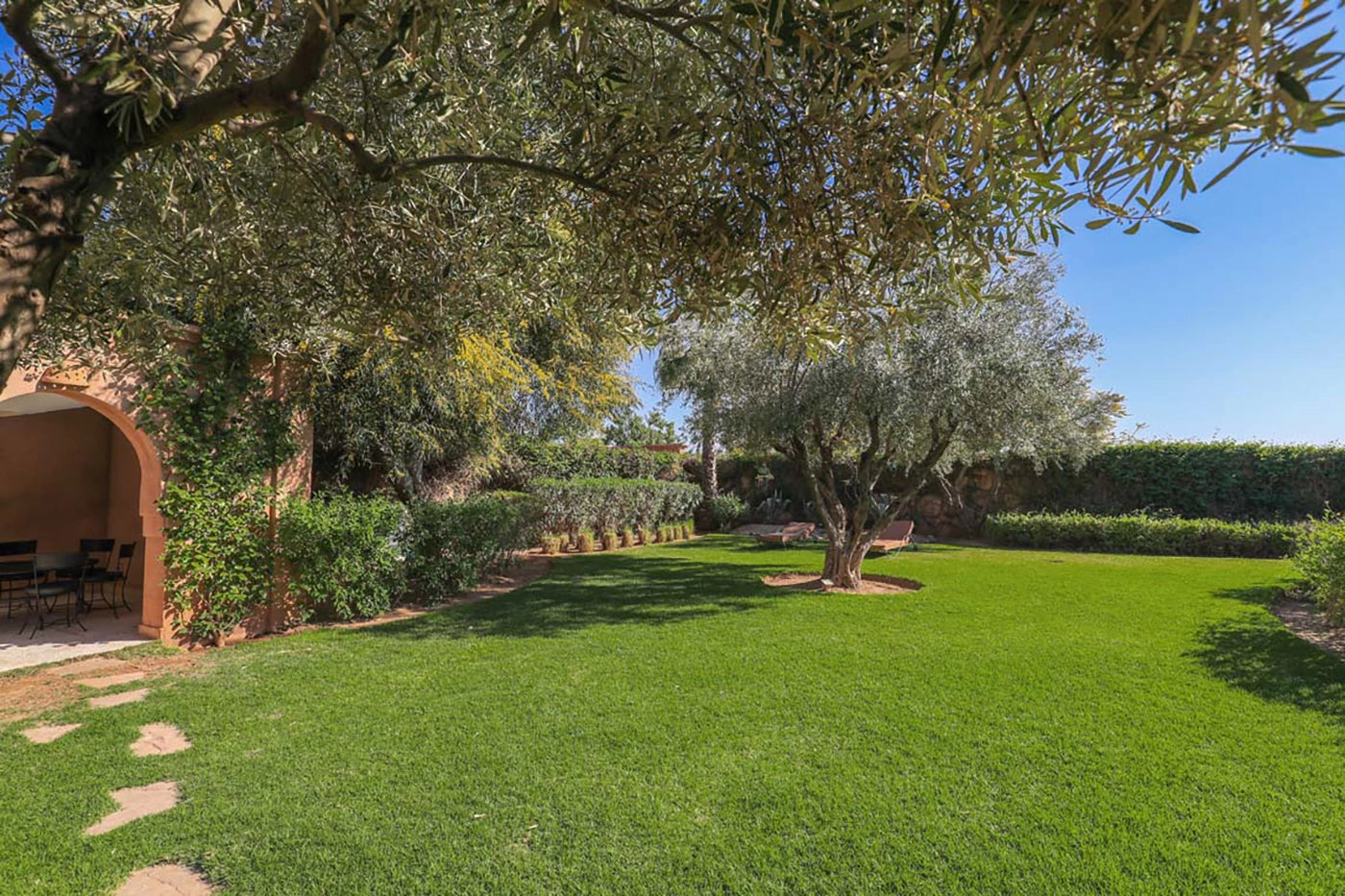 Villa Akhdar 18 – 3BR Palm Oasis with Heated Pool & Shared Domain Amenities