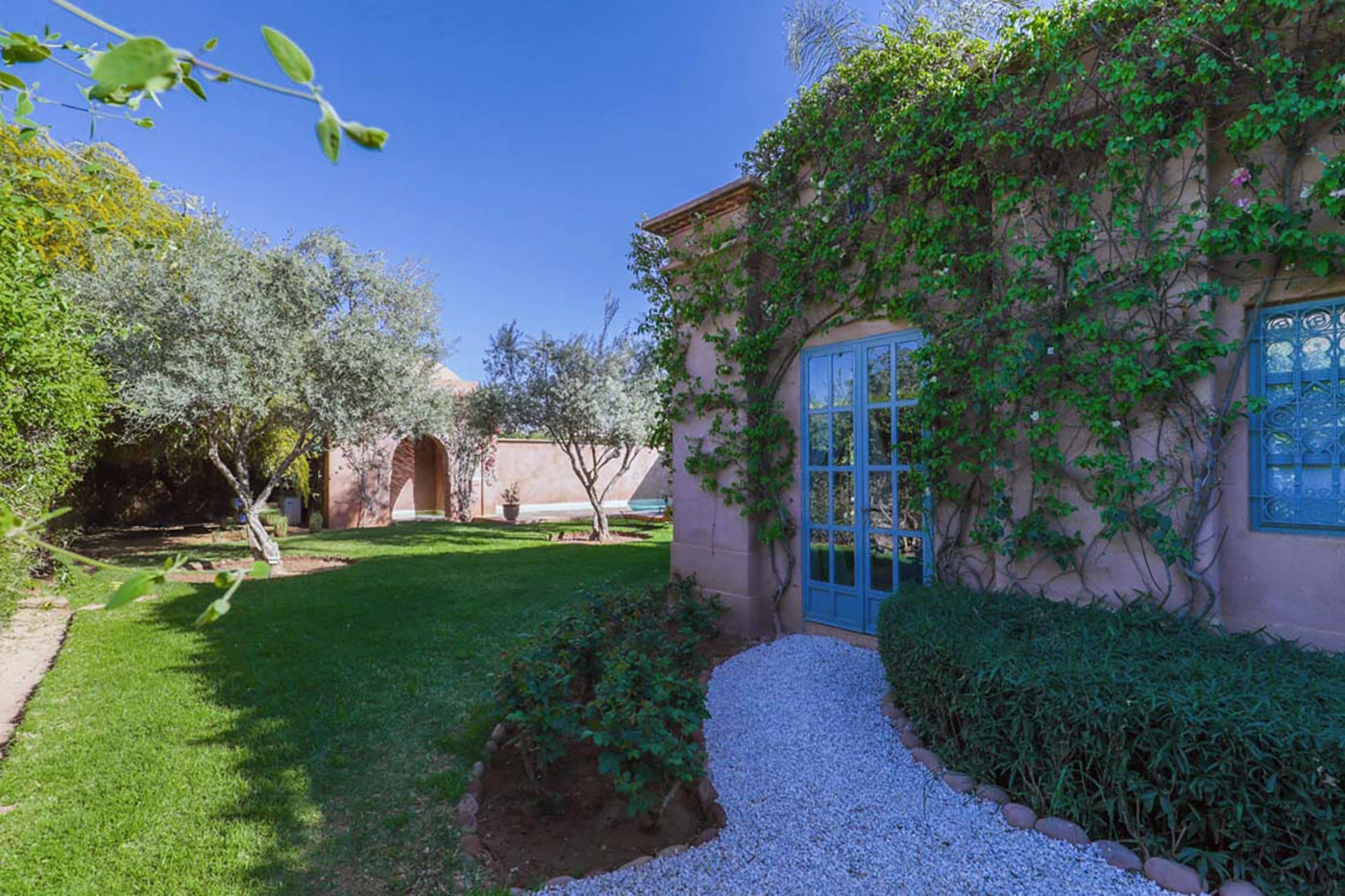 Villa Akhdar 18 – 3BR Palm Oasis with Heated Pool & Shared Domain Amenities