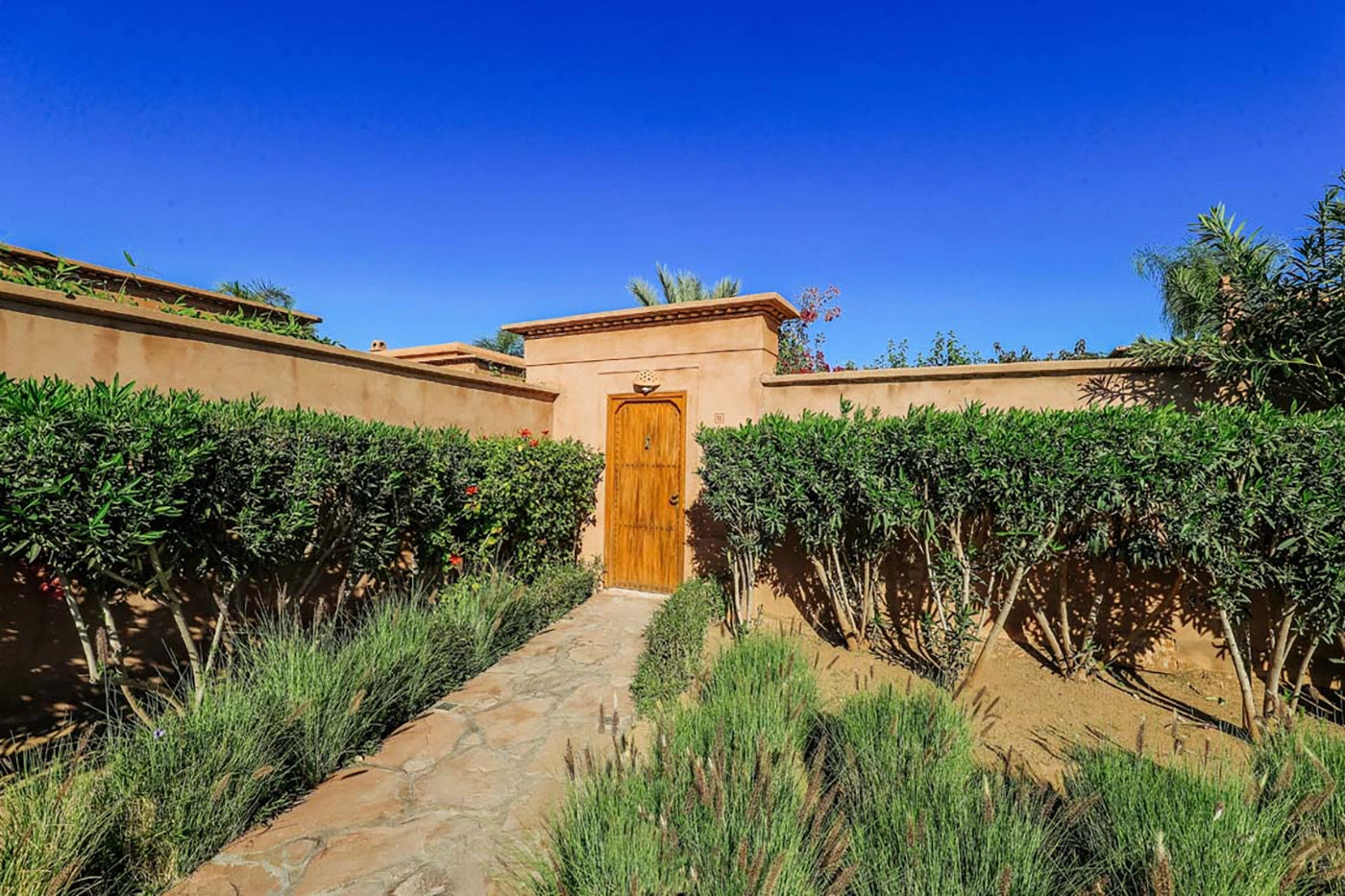 Villa Akhdar 18 – 3BR Palm Oasis with Heated Pool & Shared Domain Amenities