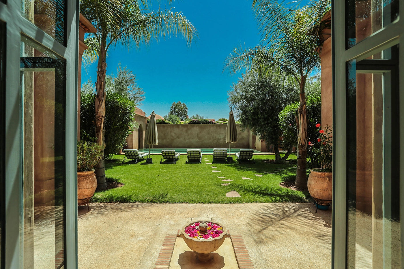 Villa Akhdar 18 – 3BR Palm Oasis with Heated Pool & Shared Domain Amenities