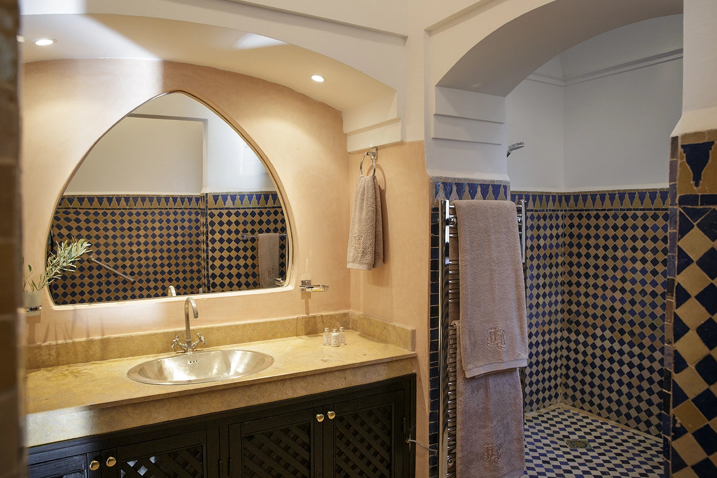Villa Banati – 6BR Moroccan Villa with Poolhouse & Rooftop Terrace