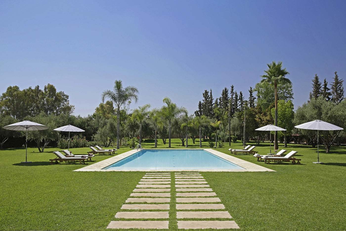 Villa Dar Neylla – 6BR Moroccan Estate with Heated Pool & Tennis Court