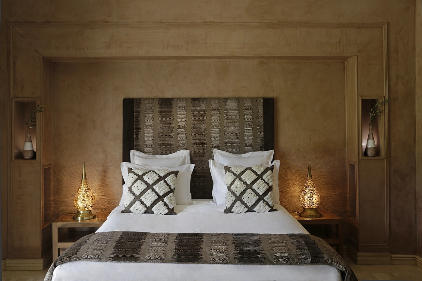 Villa Dar Neylla – 6BR Moroccan Estate with Heated Pool & Tennis Court