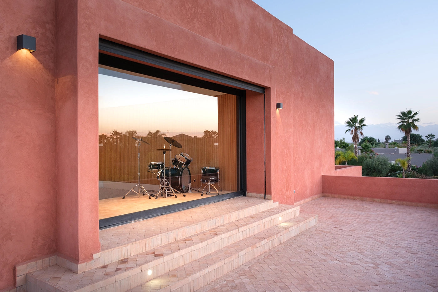 Villa Shelter – 5BR Marrakech Villa with Heated Pool & Family Games