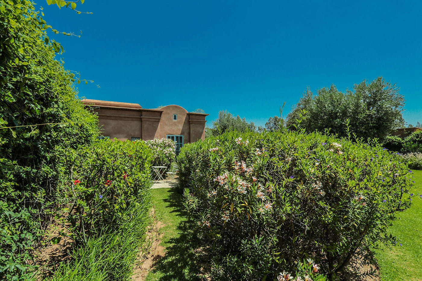 Villa Akhdar 18 – 3BR Palm Oasis with Heated Pool & Shared Domain Amenities