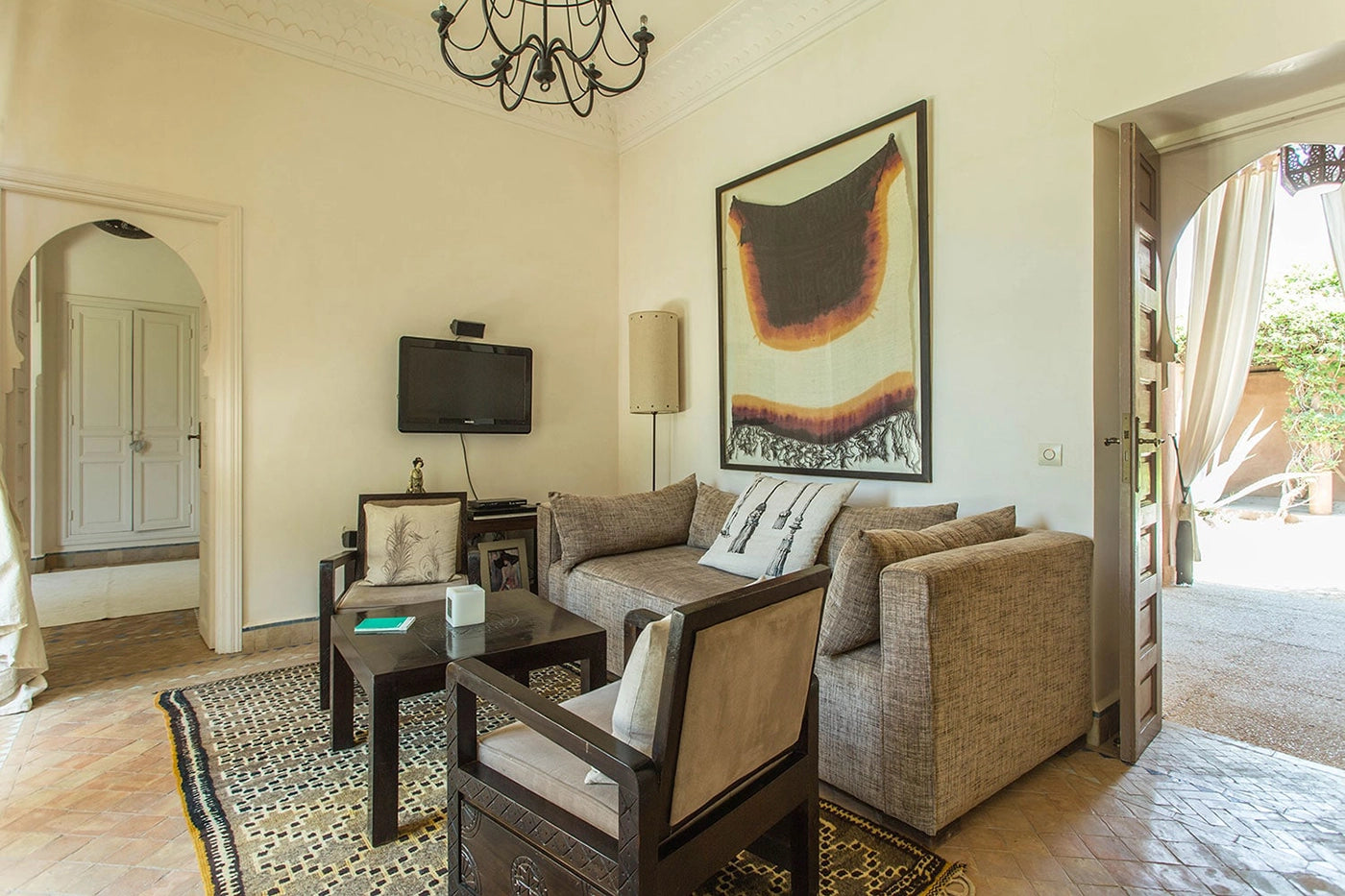 Villa Akhdar 18 – 3BR Palm Oasis with Heated Pool & Shared Domain Amenities