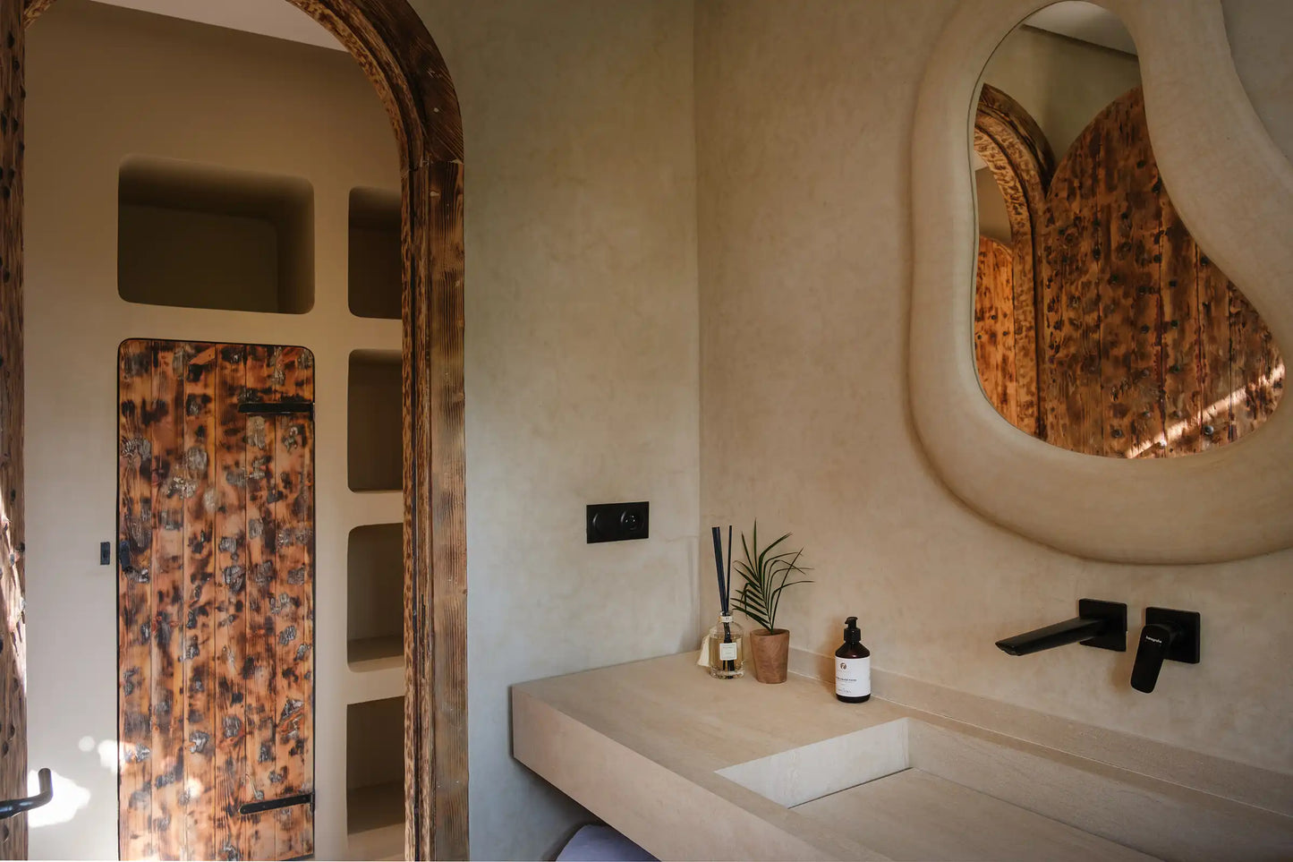 Villa Bali – 6BR Amelkis Golf Villa with Lagoon Pool & Cinema