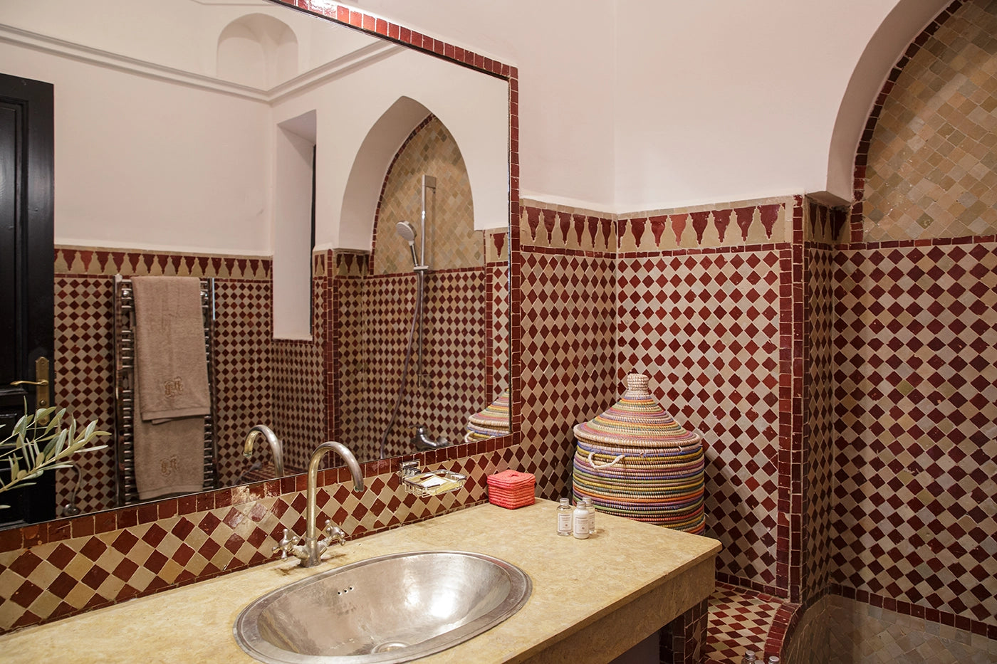 Villa Banati – 6BR Moroccan Villa with Poolhouse & Rooftop Terrace