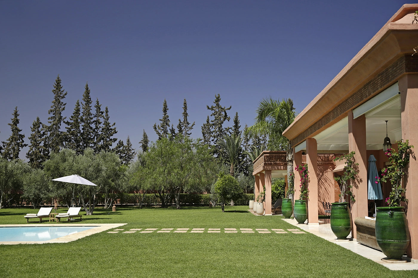 Villa Dar Neylla – 6BR Moroccan Estate with Heated Pool & Tennis Court