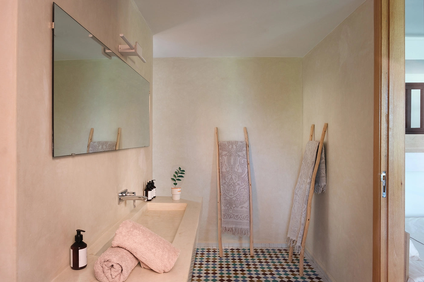 Villa Shelter – 5BR Marrakech Villa with Heated Pool & Family Games